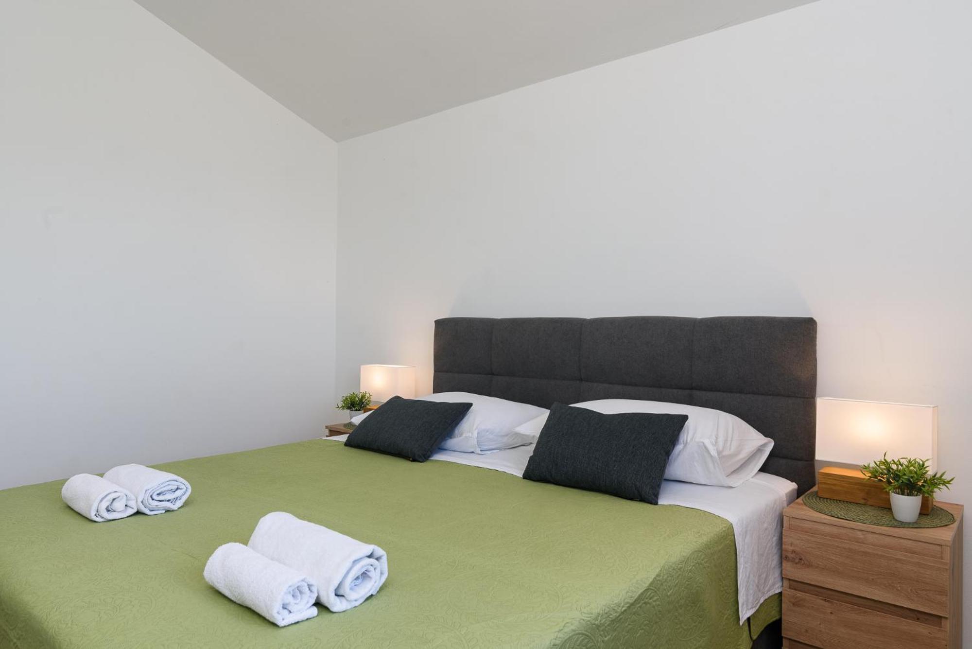 Apartments Eva Трогир Экстерьер фото