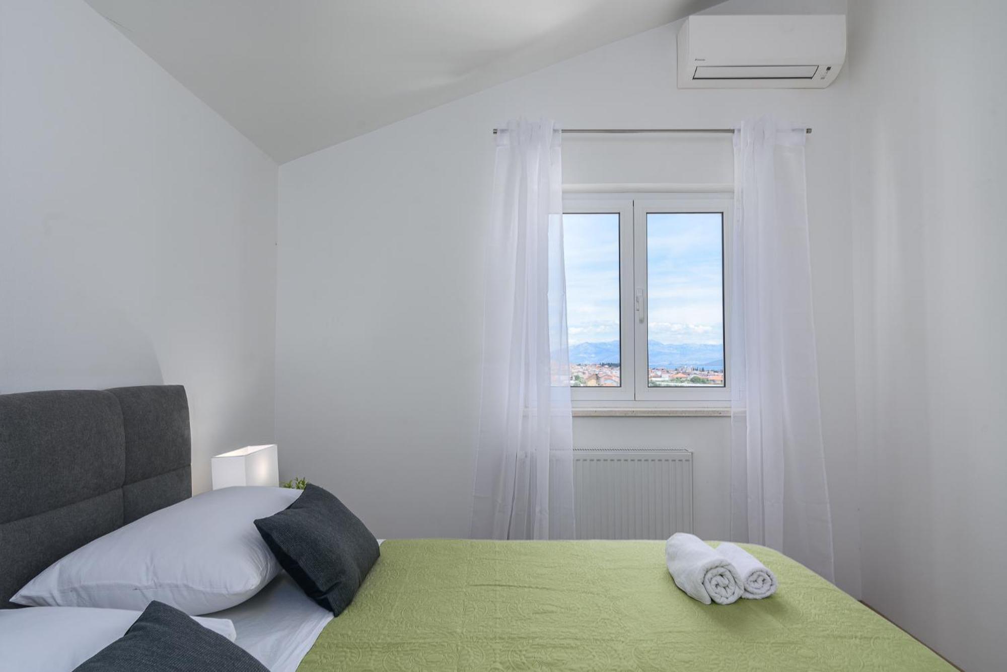 Apartments Eva Трогир Экстерьер фото