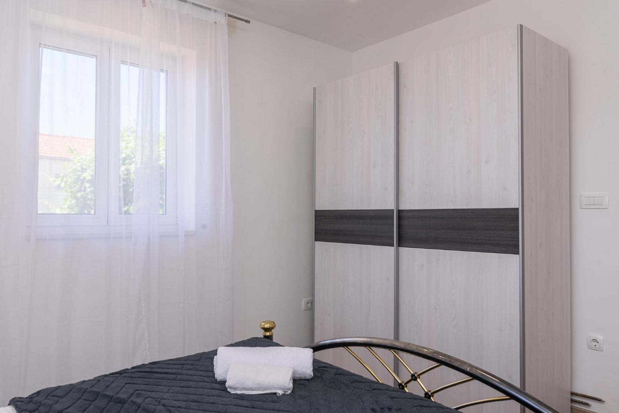 Apartments Eva Трогир Экстерьер фото