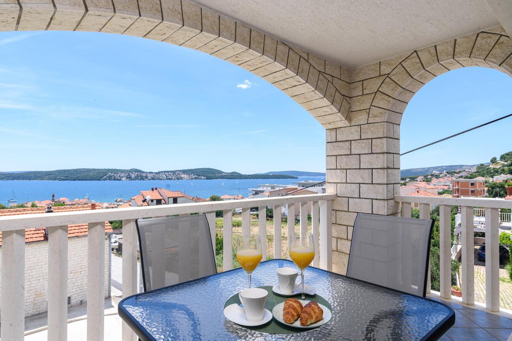 Apartments Eva Трогир Экстерьер фото