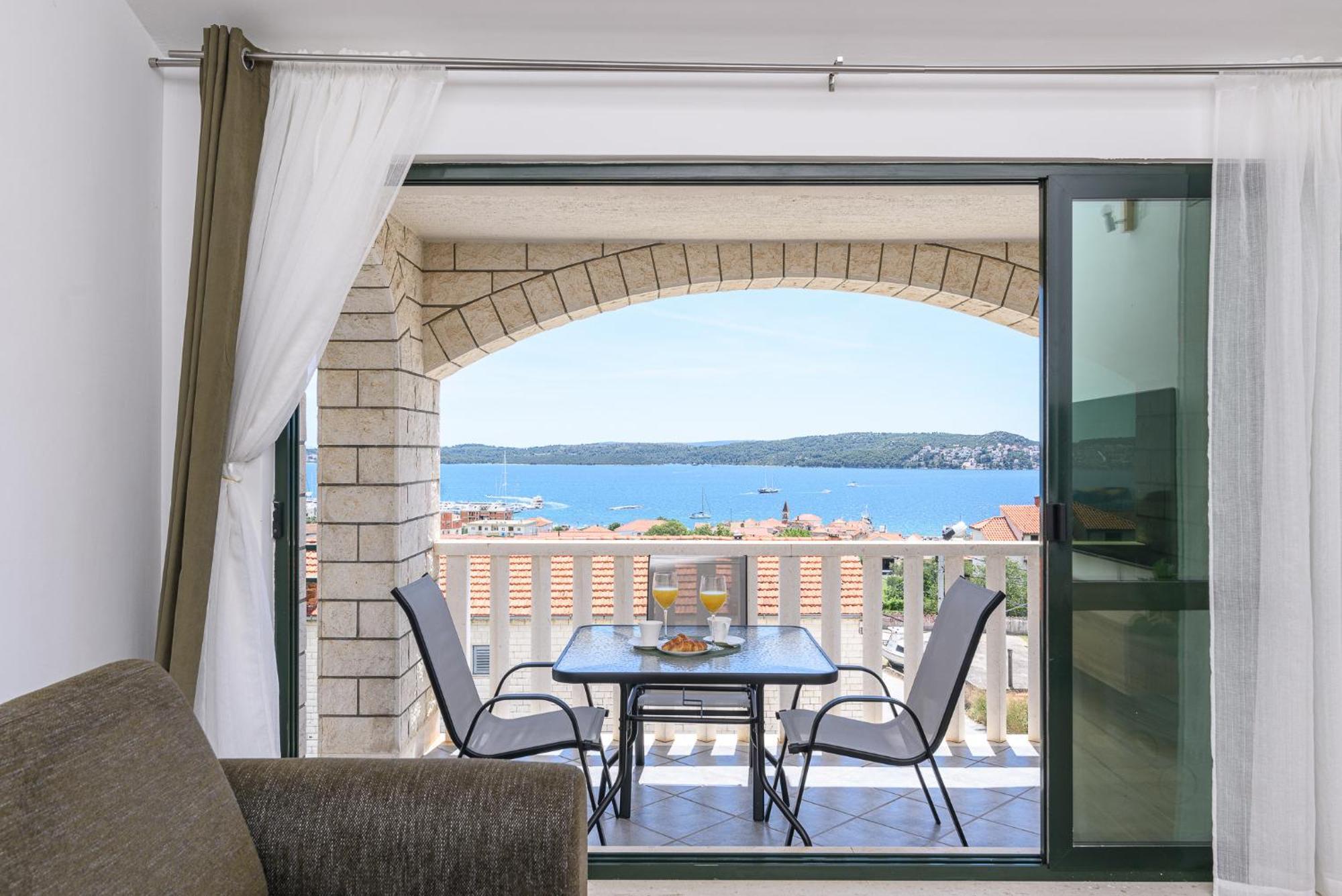 Apartments Eva Трогир Экстерьер фото